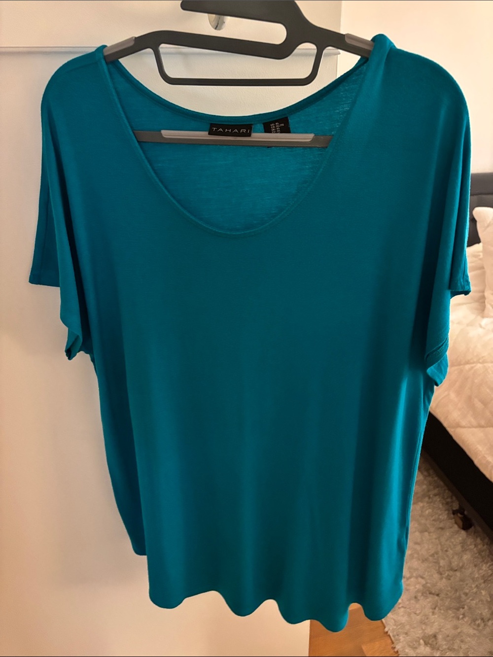 Tahari Women's Teal Scoop Neck Short Sleeve Top